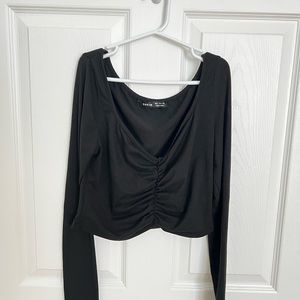 Black long sleeve crop top